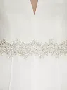 Cinturón de raso con perlas y pedrería