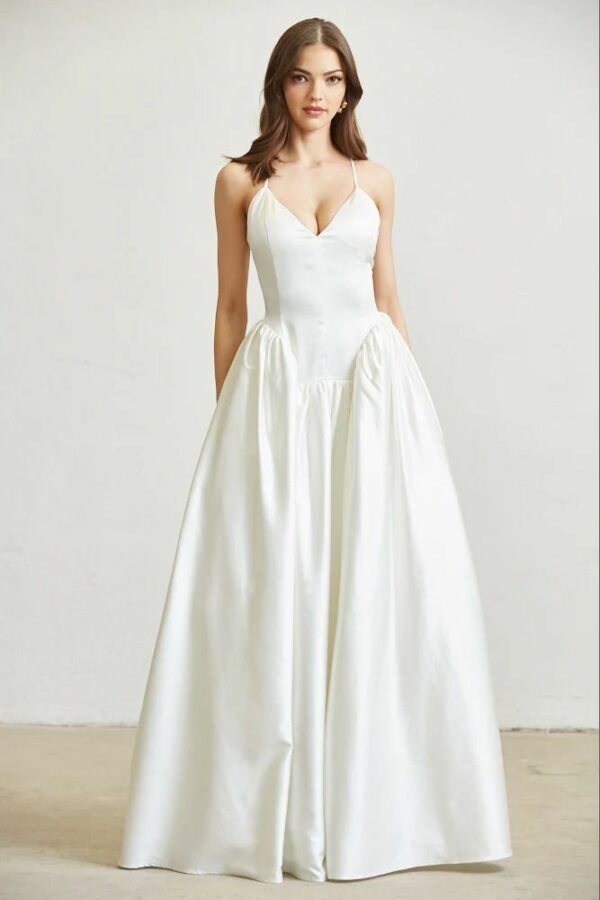 Vestido ampón plisado con cintura vasca