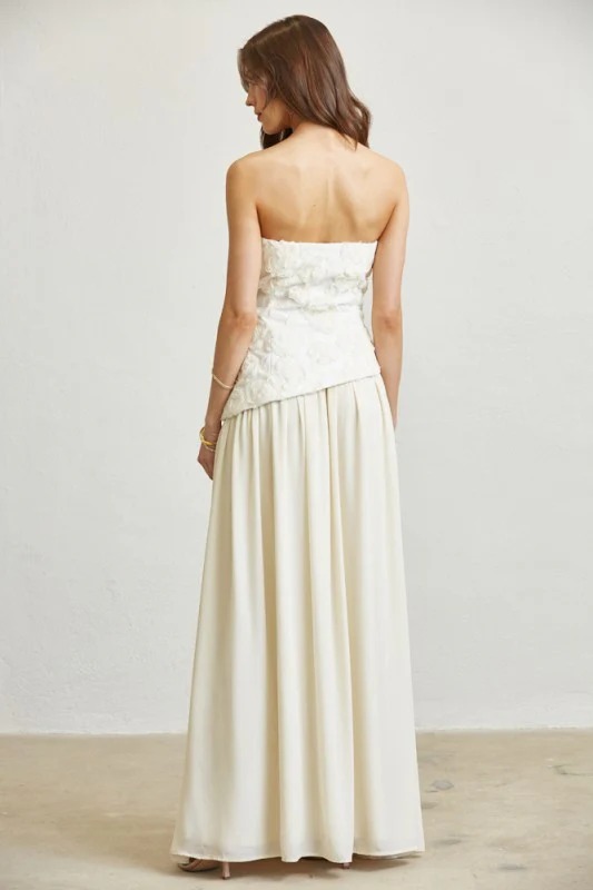 Strapless asimétrico de flores con chiffon - Image 3